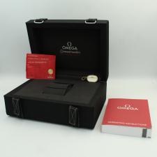 Gents Omega Speedmaster 31030425004001 Steel case with White dial
