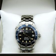 Gents Omega Seamaster Stainless Steel case with Blue Wave dial
