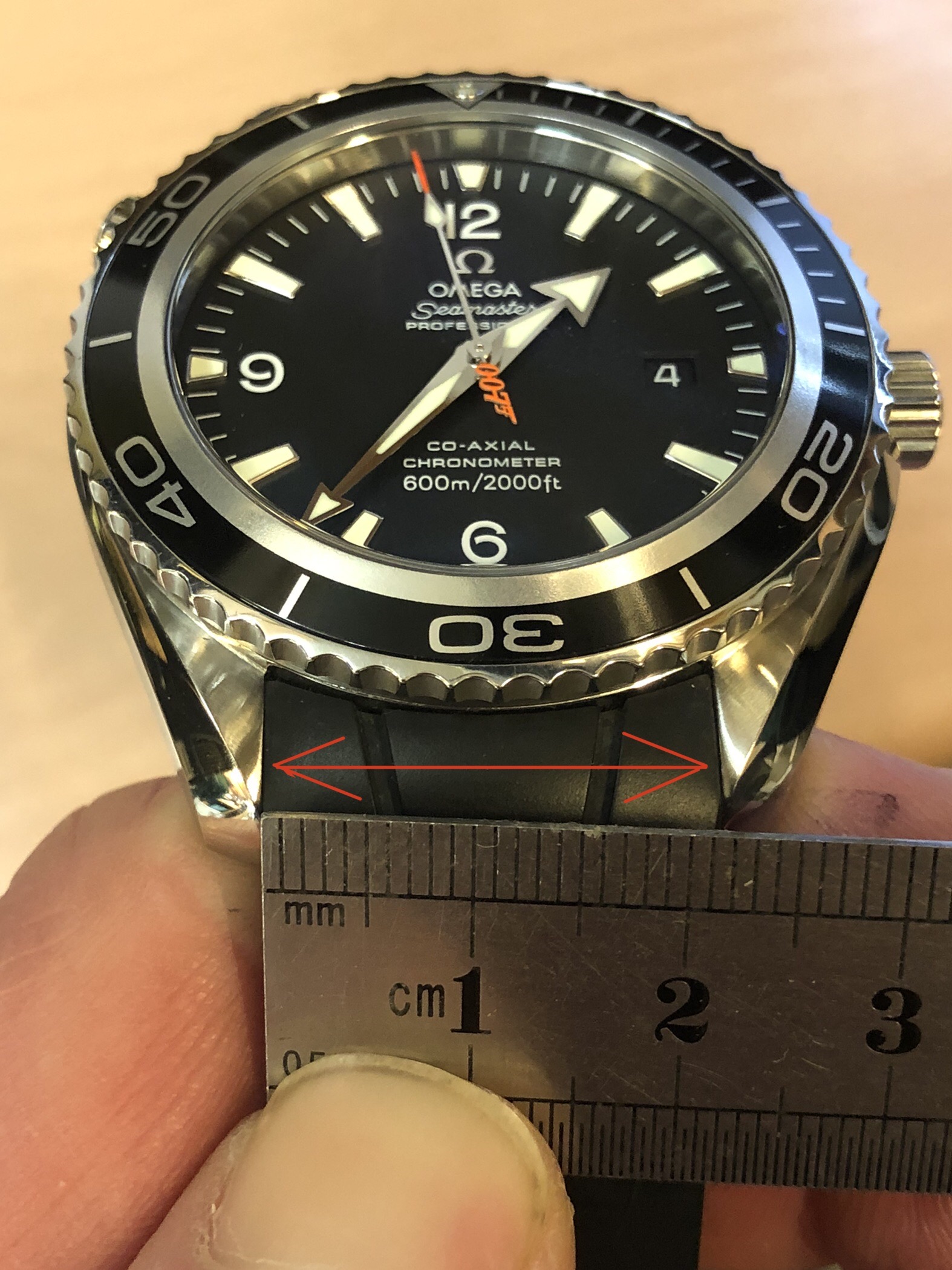 Measure Strap width on Omega Planet Ocean 